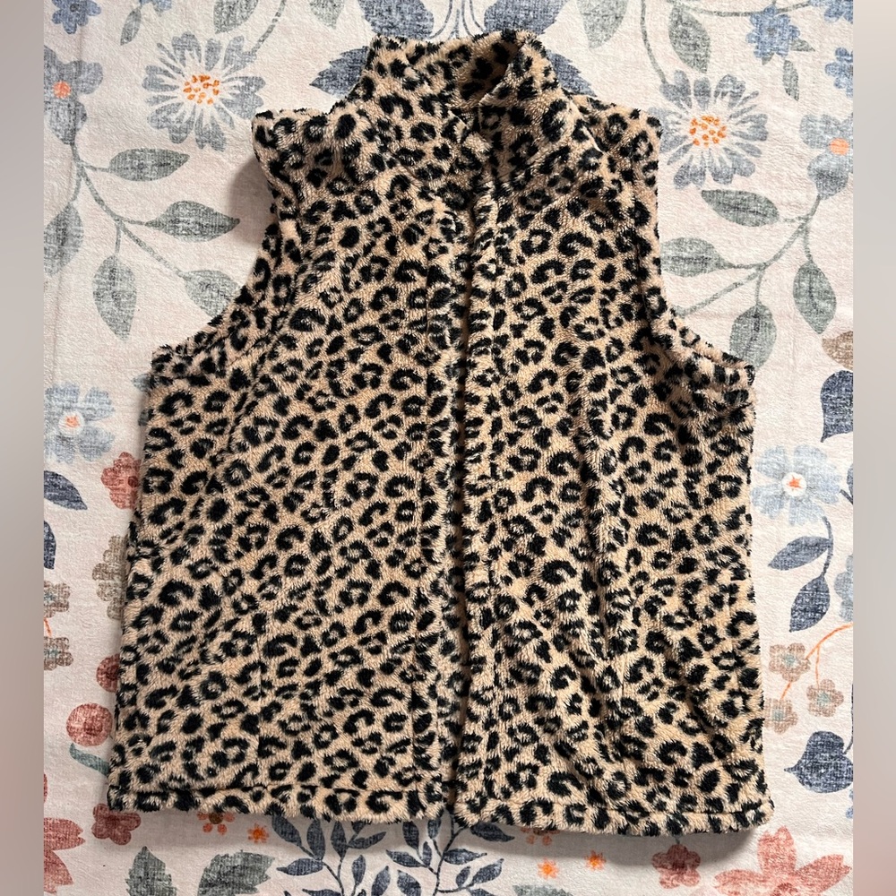 Studio 1886 - Fleece Leopard Print Open Vest